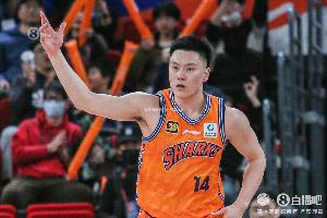自主进攻国内顶级！“李花”组合两分球13中8合砍28分13篮板6助攻