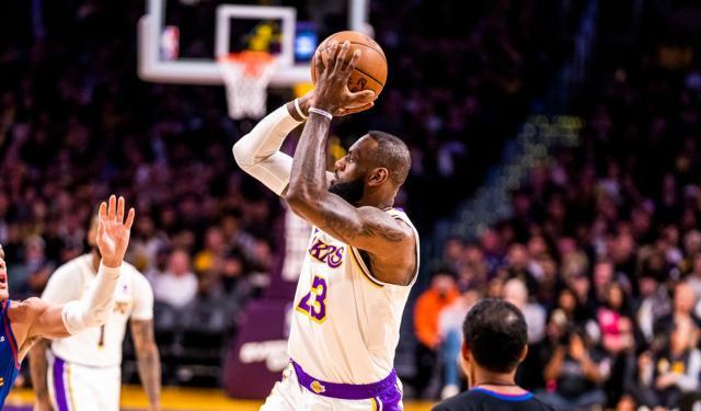 1709473494589046357.jpg 【观察】揭秘詹皇4万分:4个时代进攻4度进化