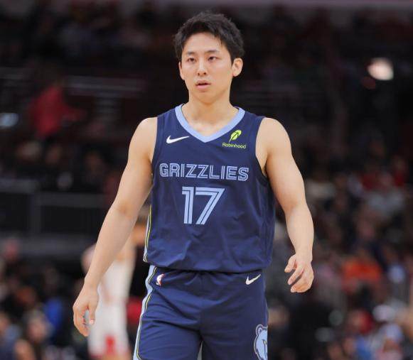 1729390515557063050.png 英雄联盟全球总决赛官网平台-1米73奇迹!河村勇辉签双向合同留队:现役NBA最矮