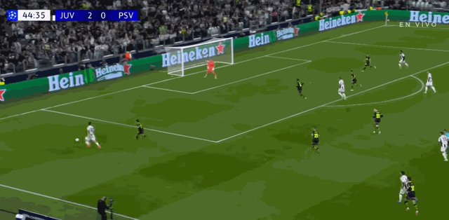 1726600914871063048.gif 【欧冠】多点开花,尤文3比1轻取埃因霍温取得开门红