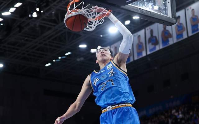 总决赛直播-4战3负跌出争冠区！又一伪强队被打回原形，大牌云集却打不了硬仗