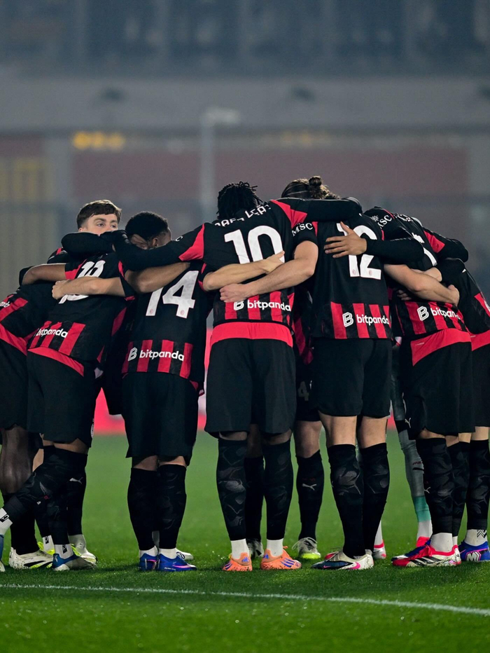 总决赛直播-德温特发文为米兰加油|AC米兰_新浪体育_新浪新闻