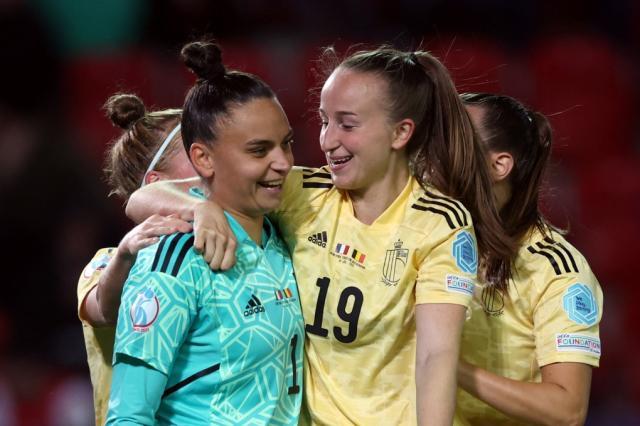 赛事入口-体坛女足欧洲杯最佳阵容：新星上榜 英格兰4人入围