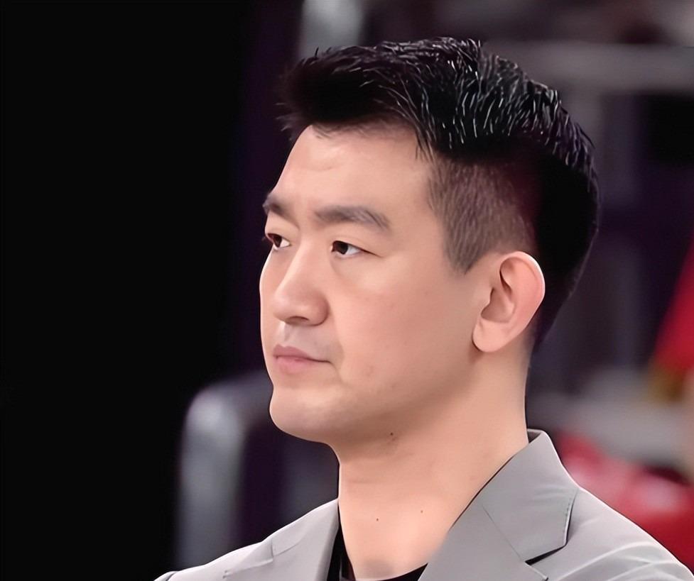 S赛官网-广厦男篮101-93上海后,不得不承认3个事实,王博放弃一人对了