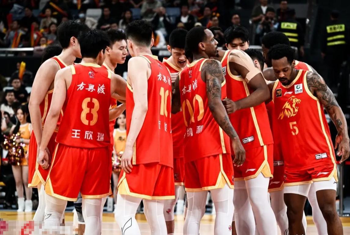 S赛官网-广厦男篮101-93上海后,不得不承认3个事实,王博放弃一人对了